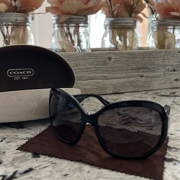 Coach Sumglasses - Picture 6 of 9